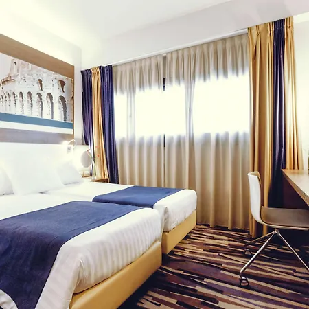 Отель Mercure Centro Colosseo