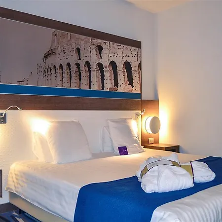 Отель Mercure Centro Colosseo 4*