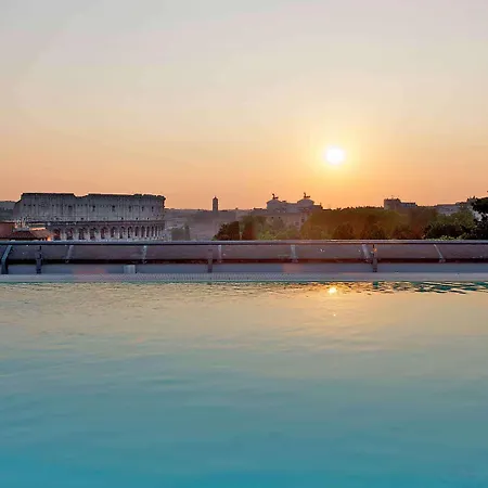 Отель Mercure Centro Colosseo