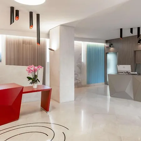 Отель Mercure Centro Colosseo
