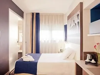 Отель Mercure Centro Colosseo Рим