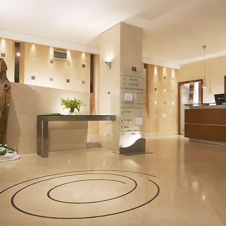Mercure Centro Colosseo Отель Рим