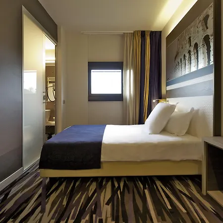 Отель Mercure Centro Colosseo 4*