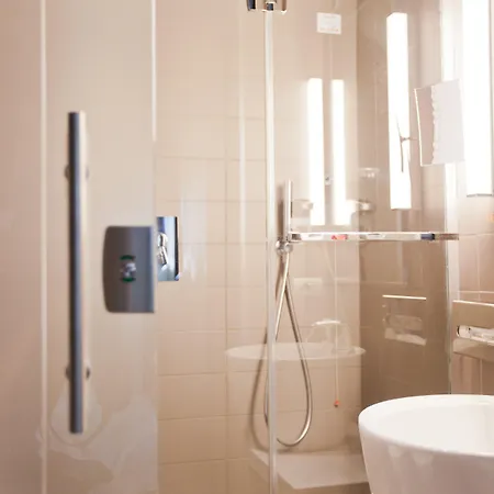 Hotel Mercure Centro Colosseo 4*