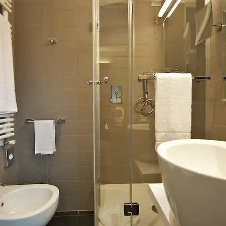 Mercure Centro Colosseo Рим