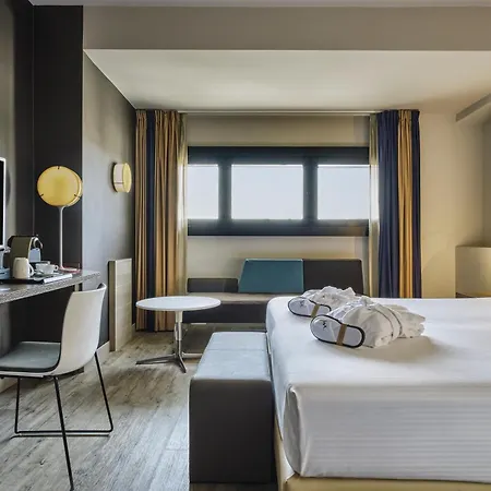 Mercure Centro Colosseo Рим