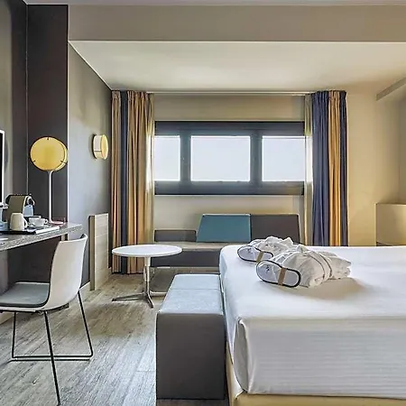Ξενοδοχείο Mercure Centro Colosseo 4*