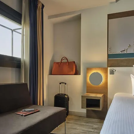 Mercure Centro Colosseo 4* רומא