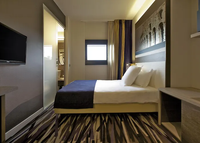 Hotel Mercure Centro Colosseo 4*