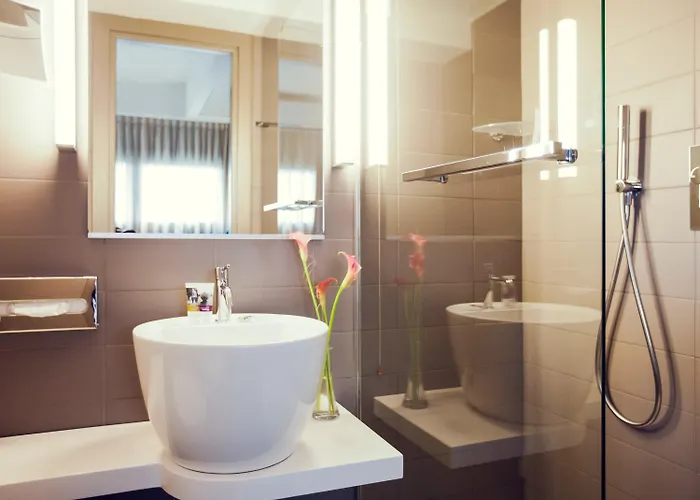 Hotel Mercure Centro Colosseo 4*